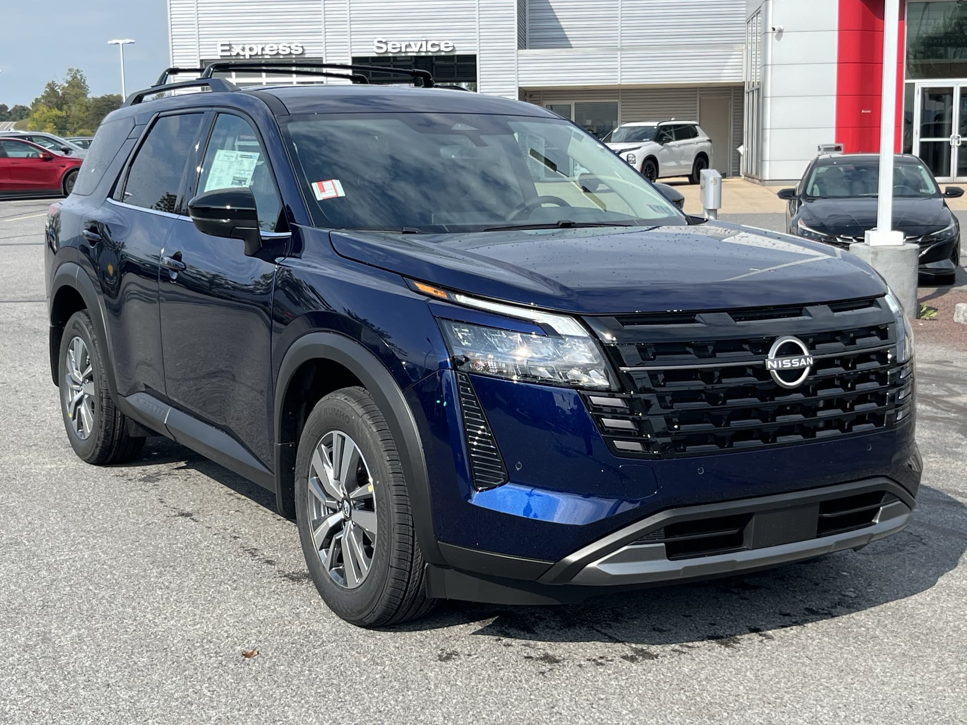 2026 Nissan Pathfinder SL — photo 1 of 36