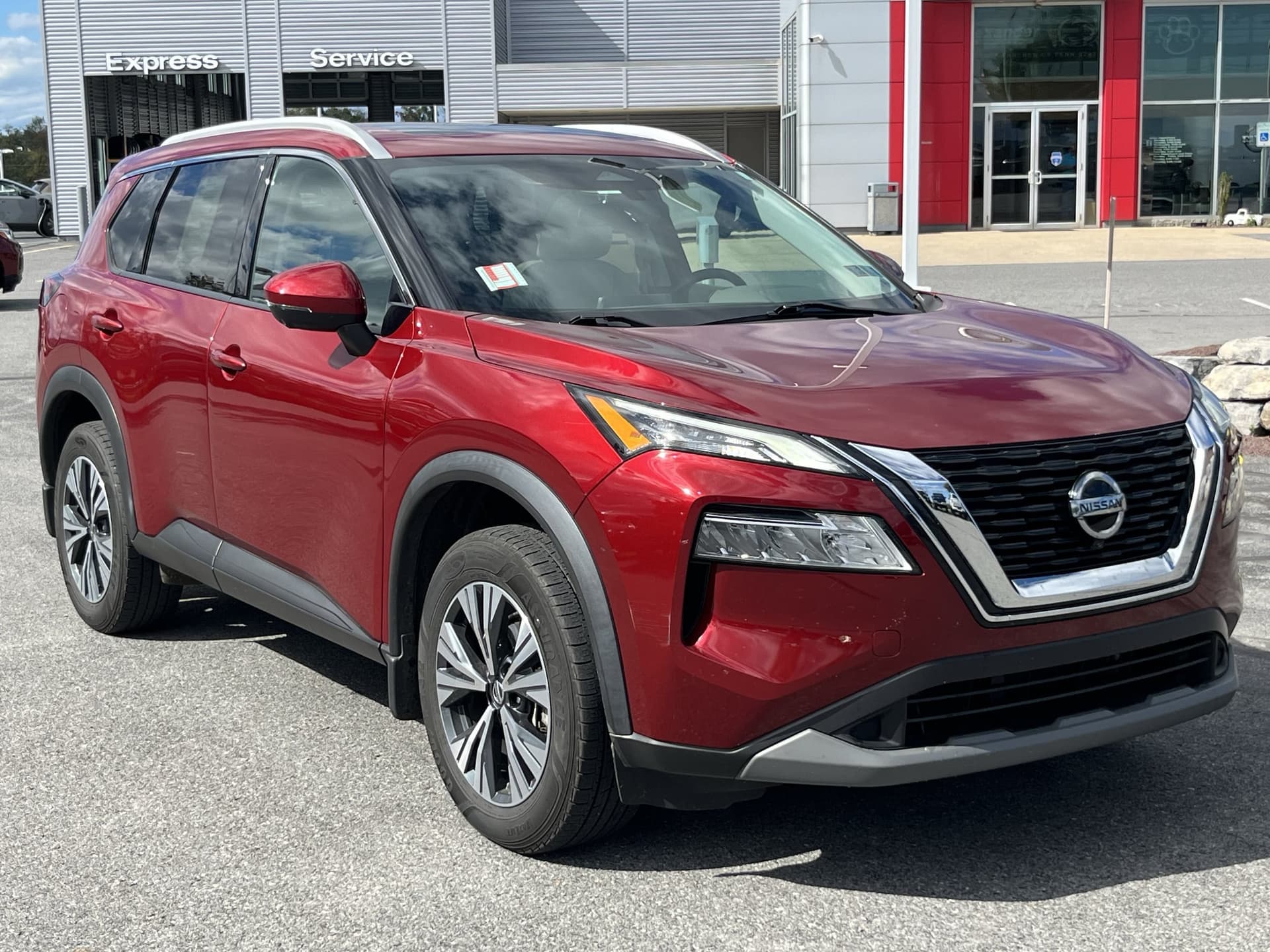 2021 Nissan Rogue SV — photo 1 of 32