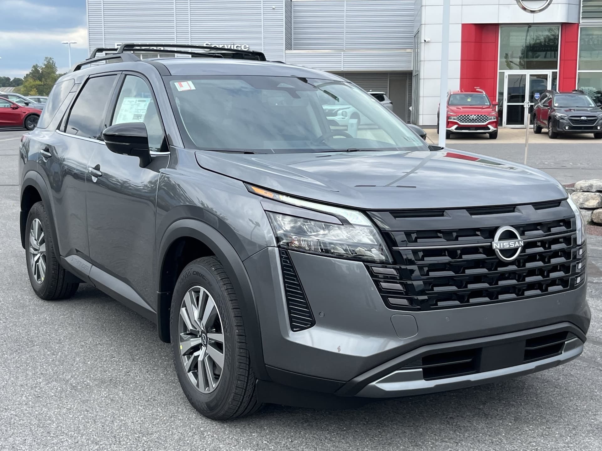 2026 Nissan Pathfinder SL — photo 1 of 37