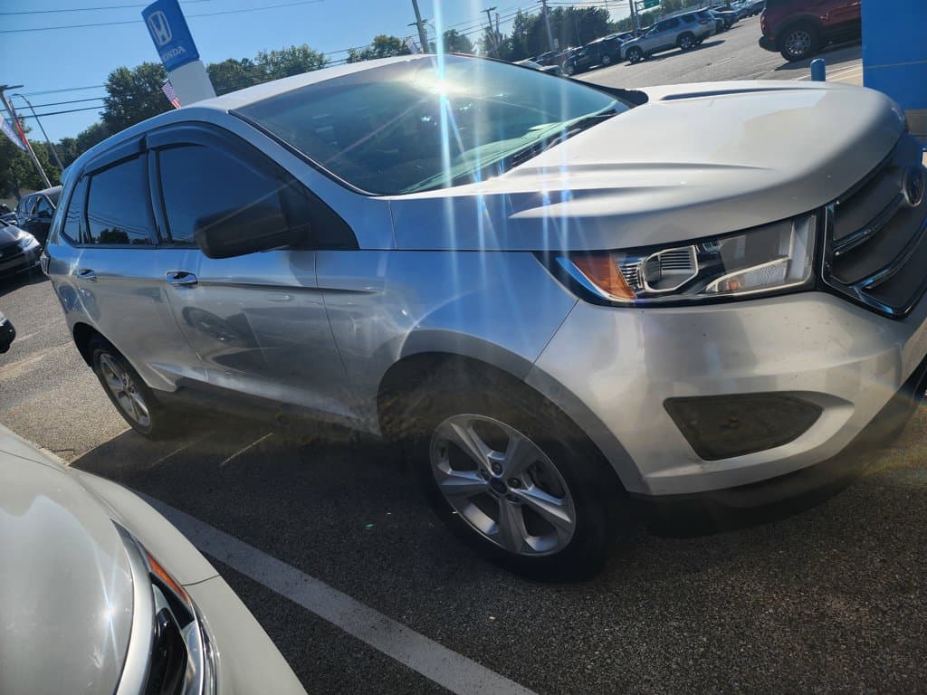 2017 Ford Edge SE — photo 1 of 15