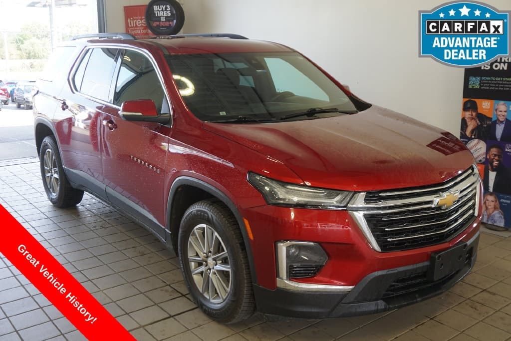 2023 Chevrolet Traverse Base — photo 1 of 33