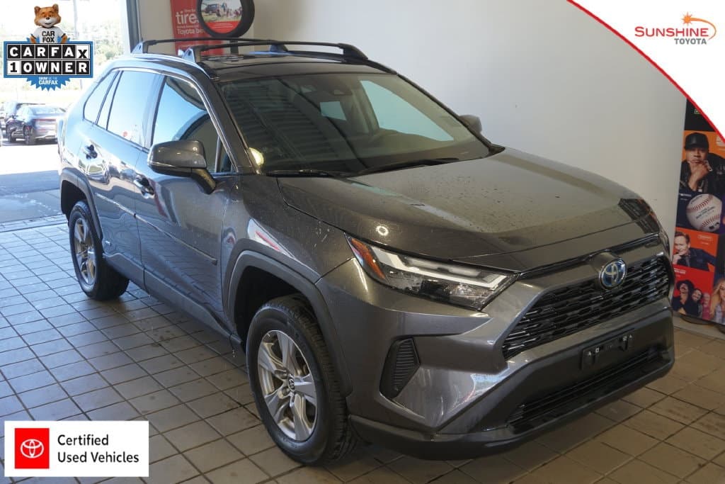 2022 Toyota RAV4 Base — photo 1 of 33