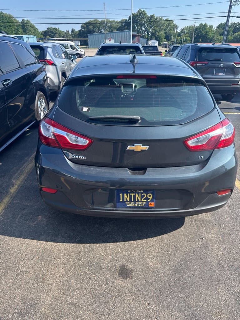 2018 Chevrolet Cruze LT — photo 1 of 12