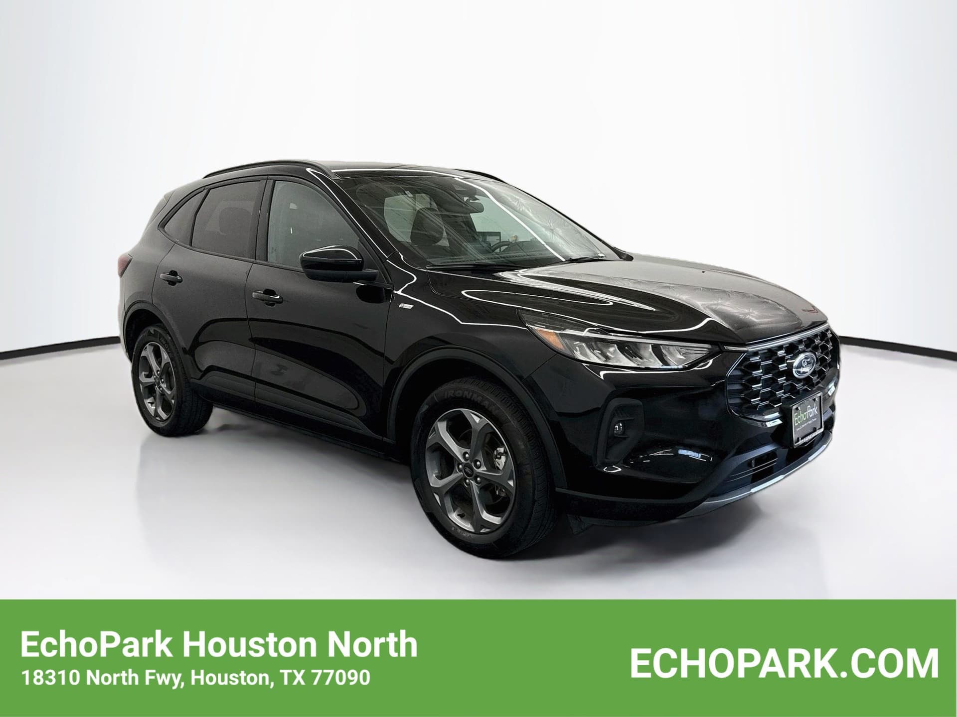 2025 Ford Escape ST-Line Select — photo 1 of 30