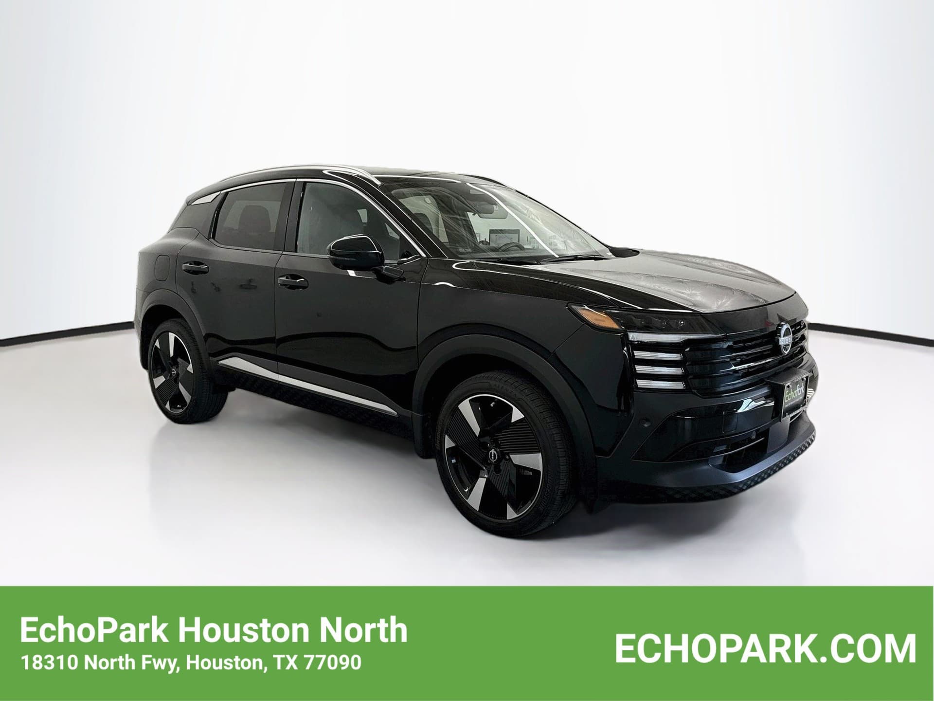 2025 Nissan Kicks SR — photo 1 of 28
