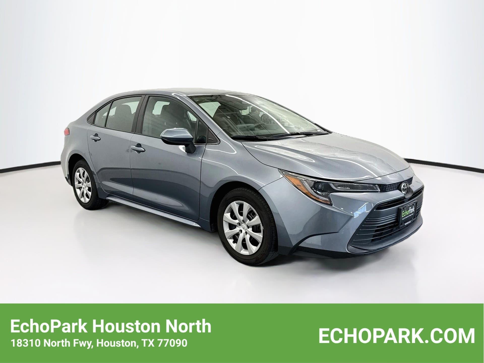 2025 Toyota Corolla LE — photo 1 of 28