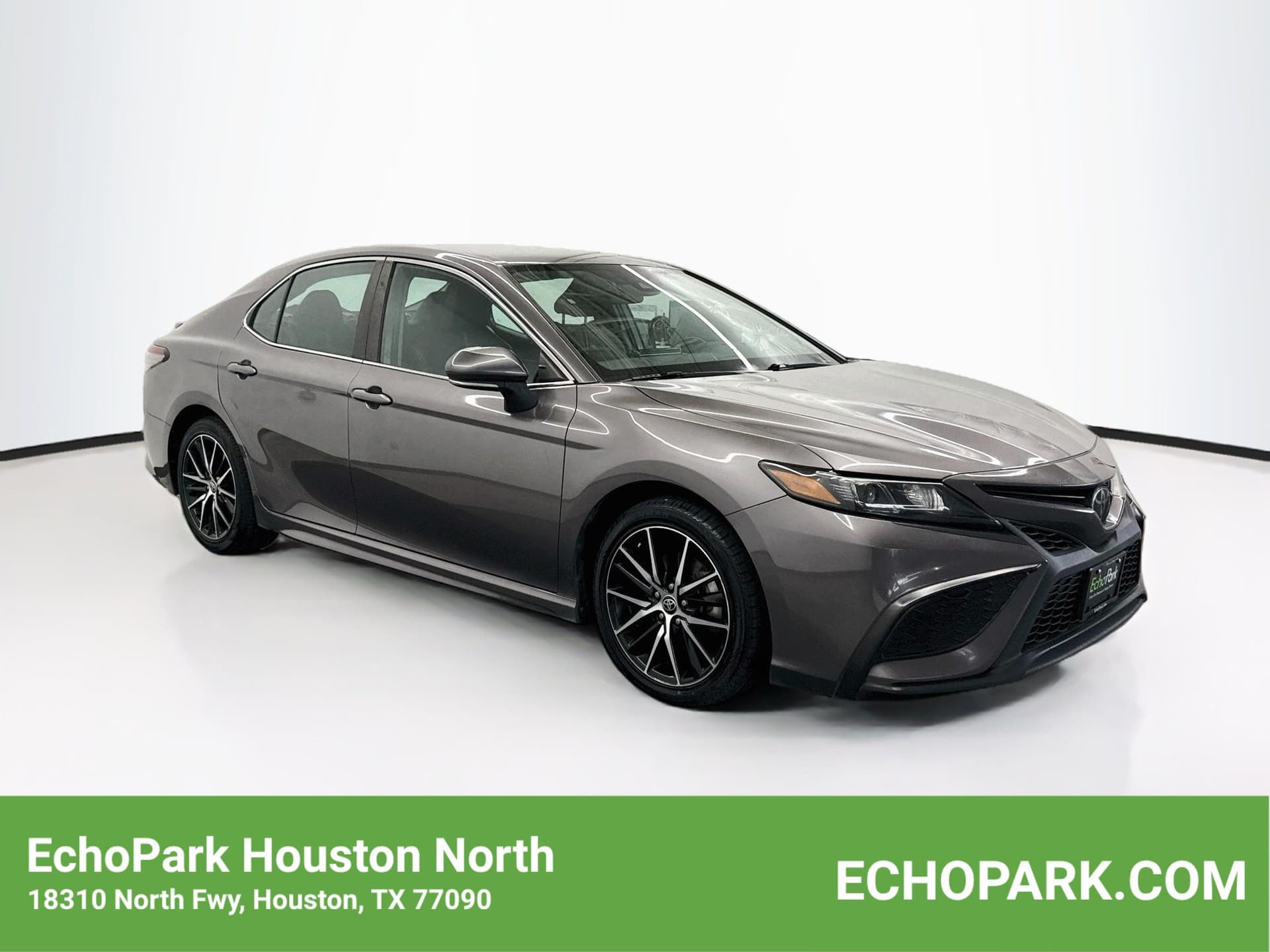 2023 Toyota Camry SE — photo 1 of 28