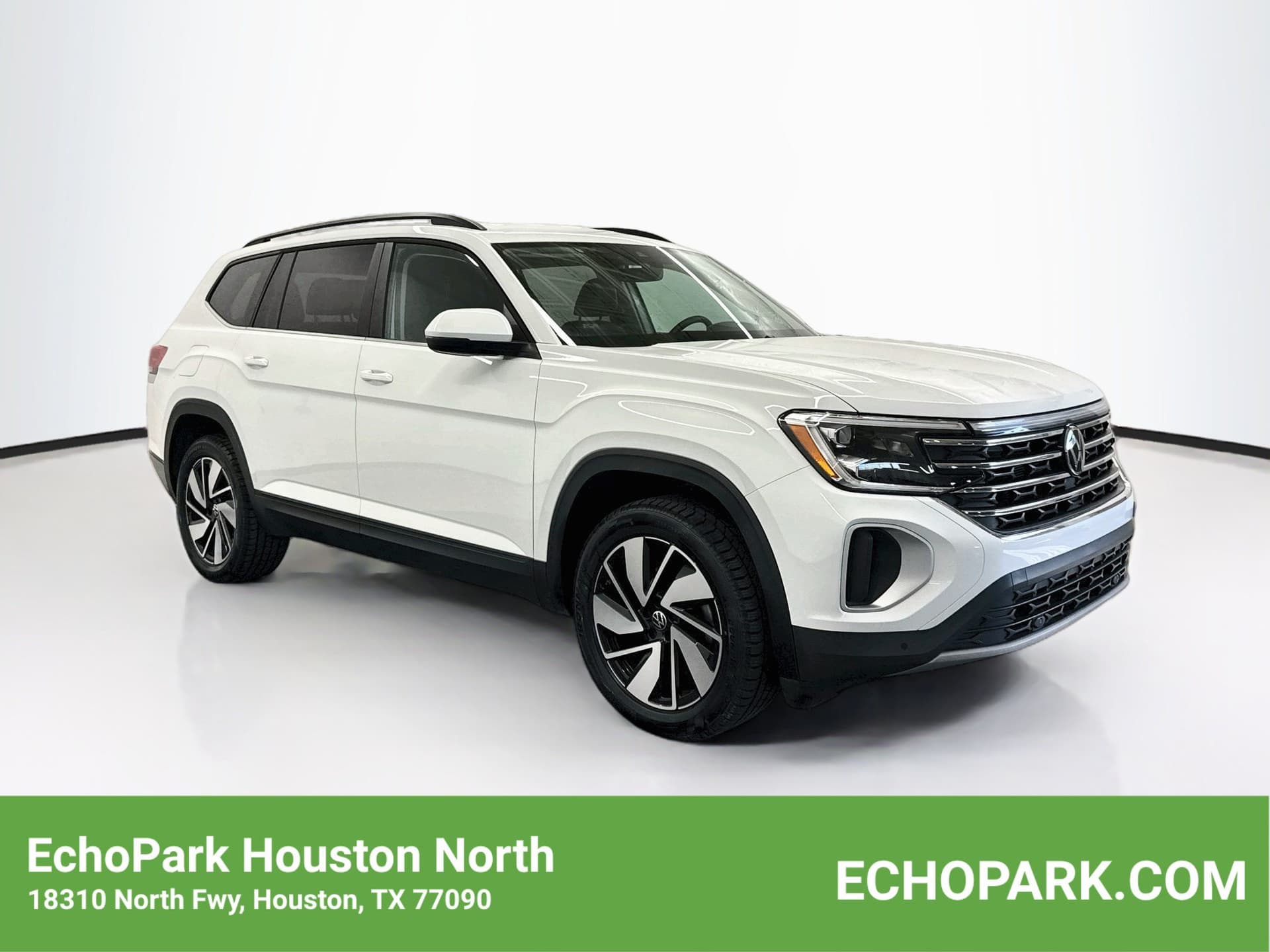 2025 Volkswagen Atlas 2.0T SE w/Technology — photo 1 of 32