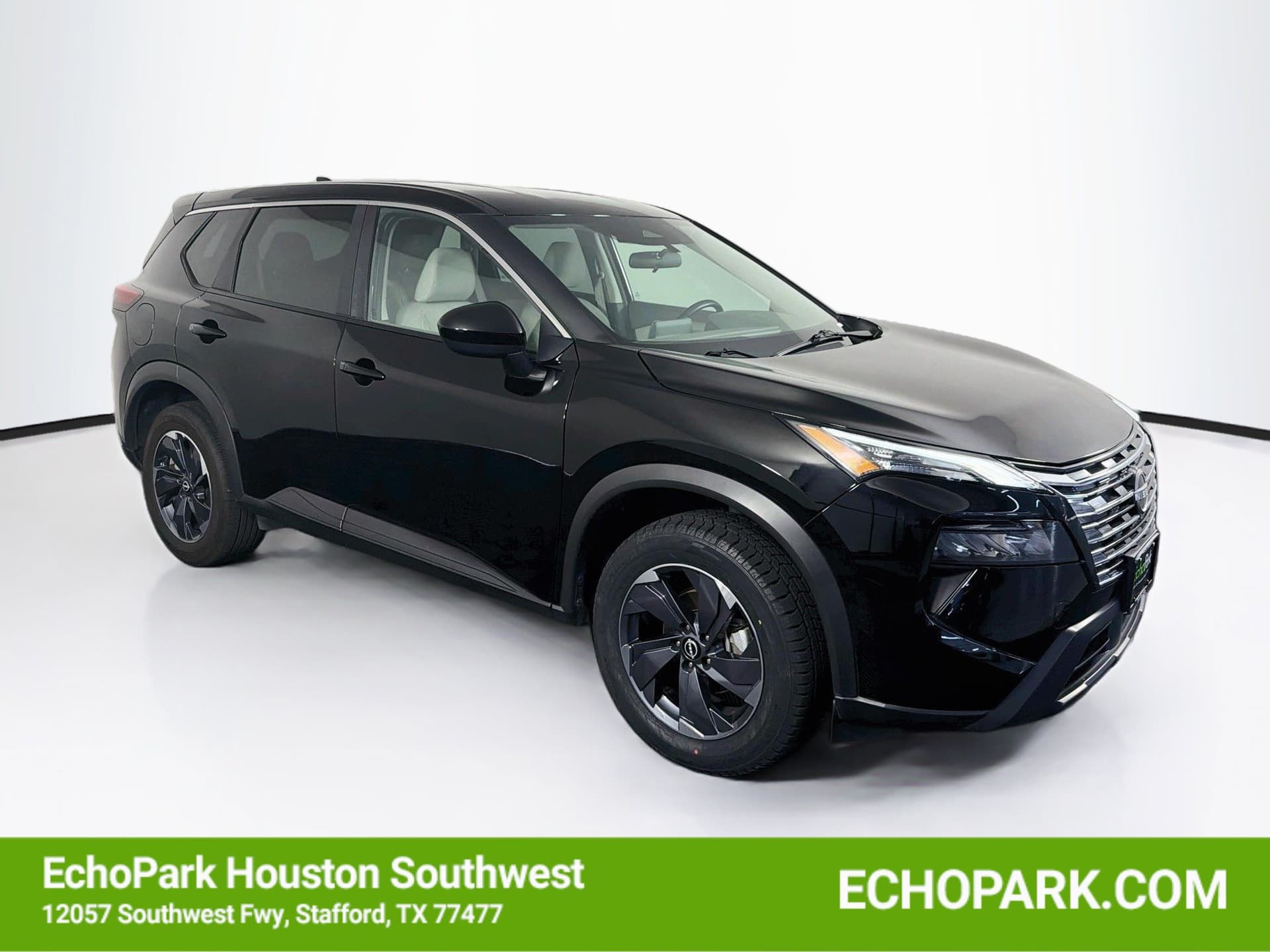 2025 Nissan Rogue SV — photo 1 of 31
