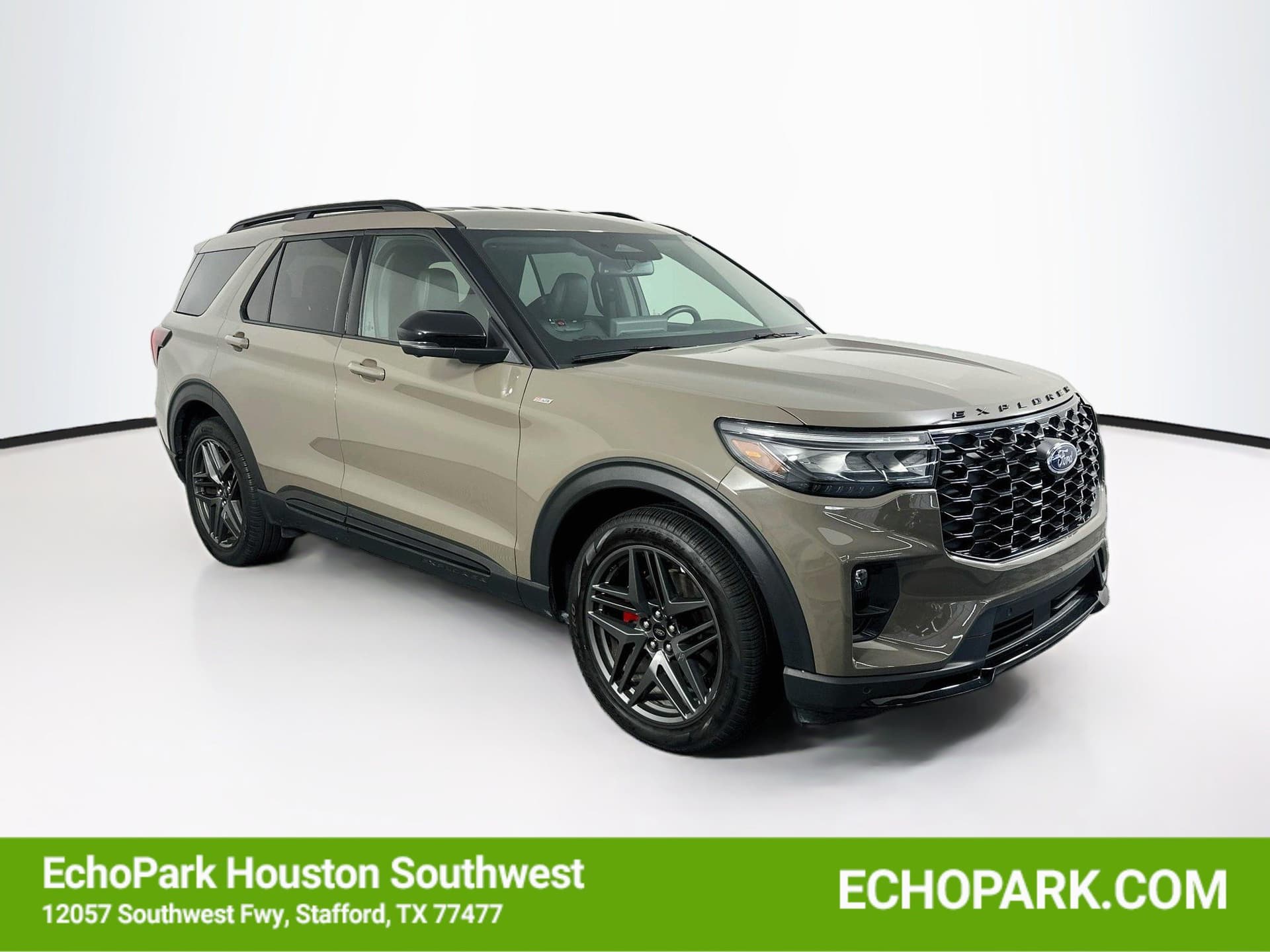 2026 Ford Explorer ST-Line — photo 1 of 33