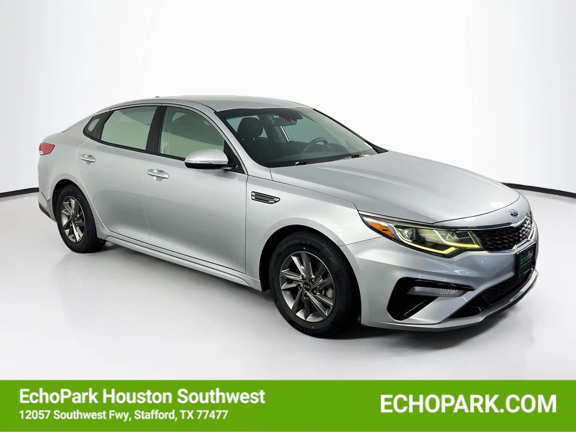2020 Kia Optima LX — photo 1 of 29