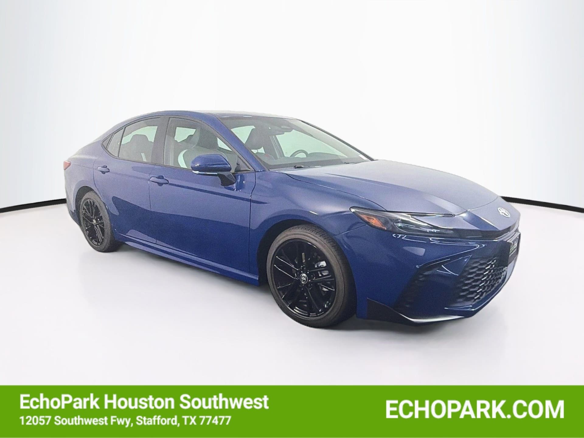 2026 Toyota Camry SE — photo 1 of 29