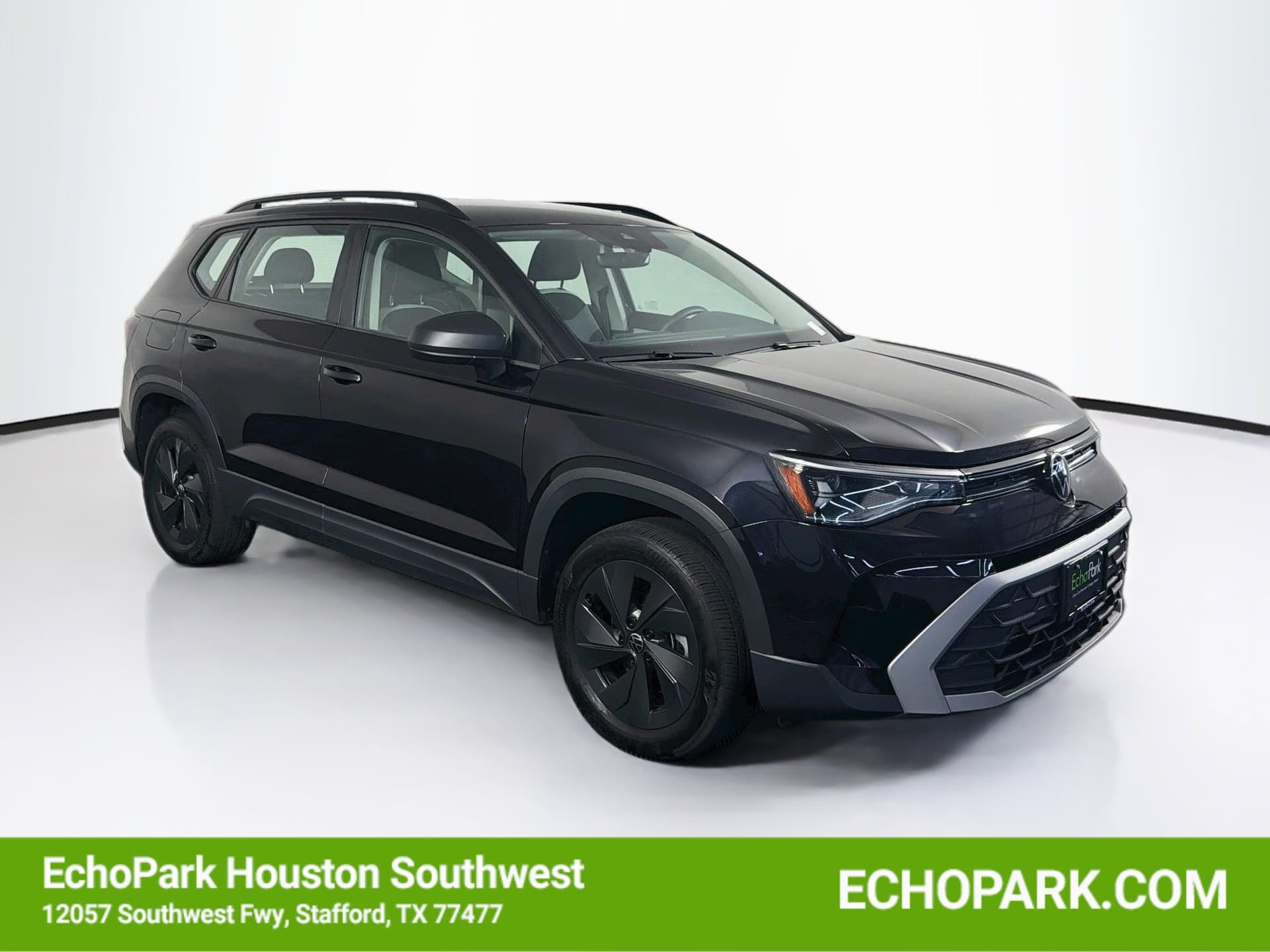 2025 Volkswagen Taos S — photo 1 of 29
