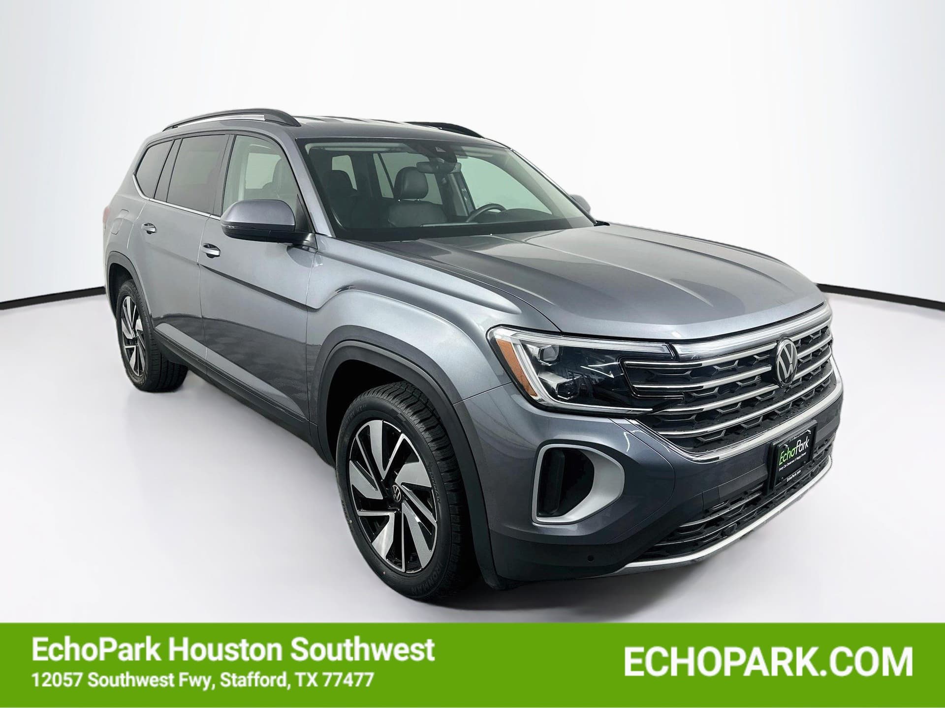 2025 Volkswagen Atlas 2.0T SE w/Technology — photo 1 of 33