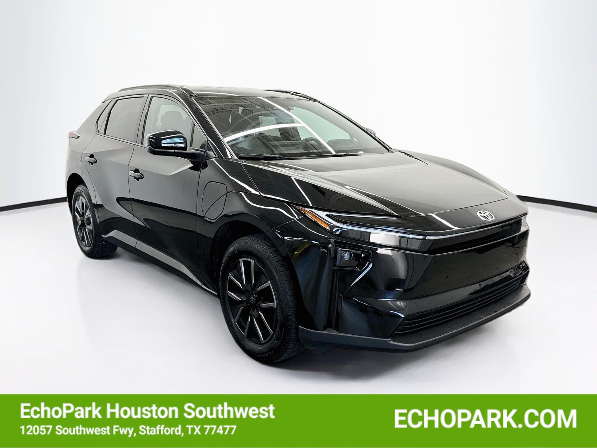 2026 Toyota bZ XLE — photo 1 of 31