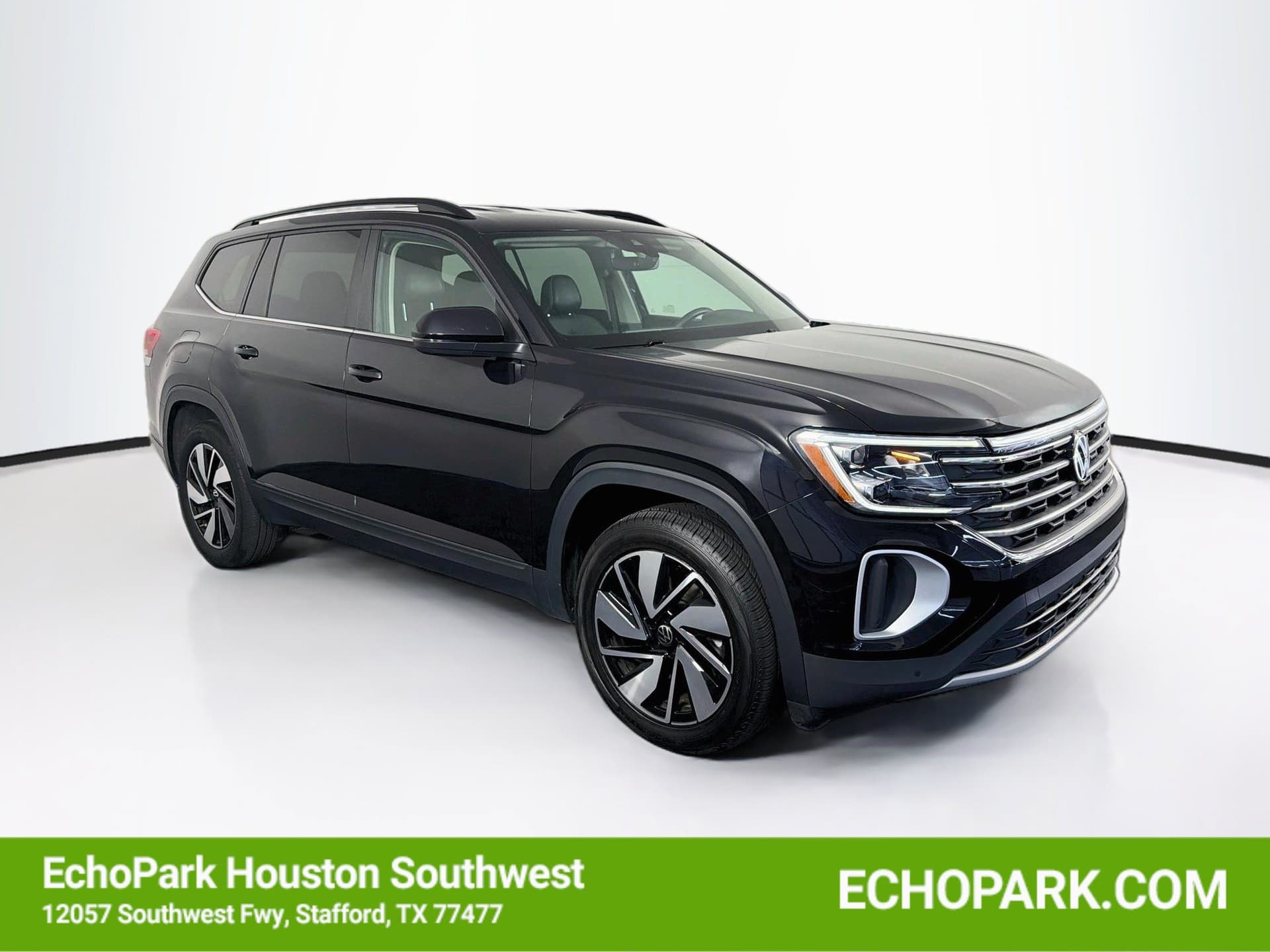 2025 Volkswagen Atlas 2.0T SE w/Technology — photo 1 of 33