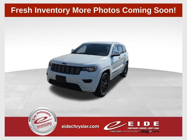 2017 Jeep Grand Cherokee Altitude — photo 1 of 19