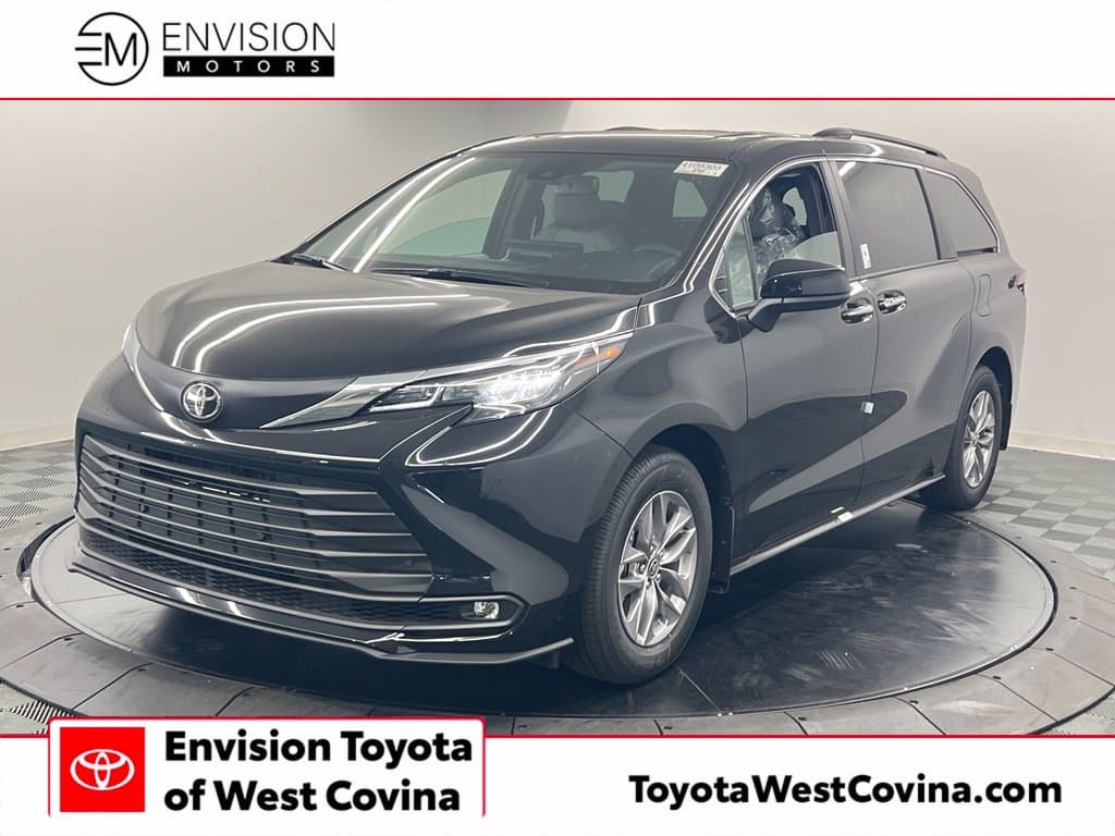 2026 Toyota Sienna XLE — photo 1 of 13