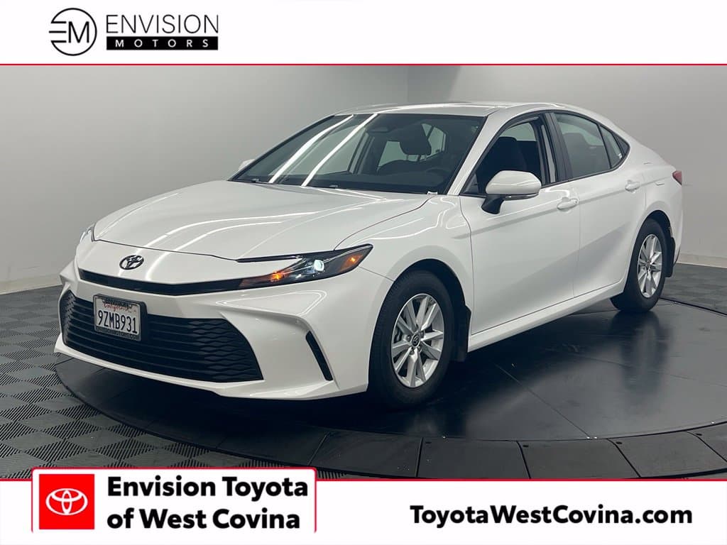 2026 Toyota Camry LE — photo 1 of 34