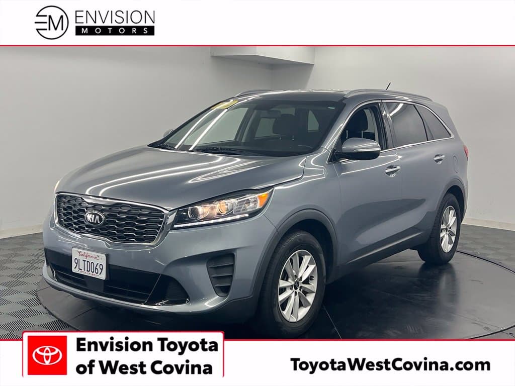 2020 Kia Sorento LX — photo 1 of 13