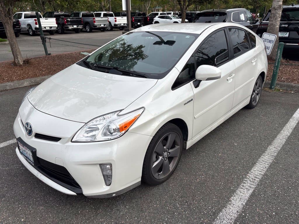 2015 Toyota Prius Four — photo 1 of 33