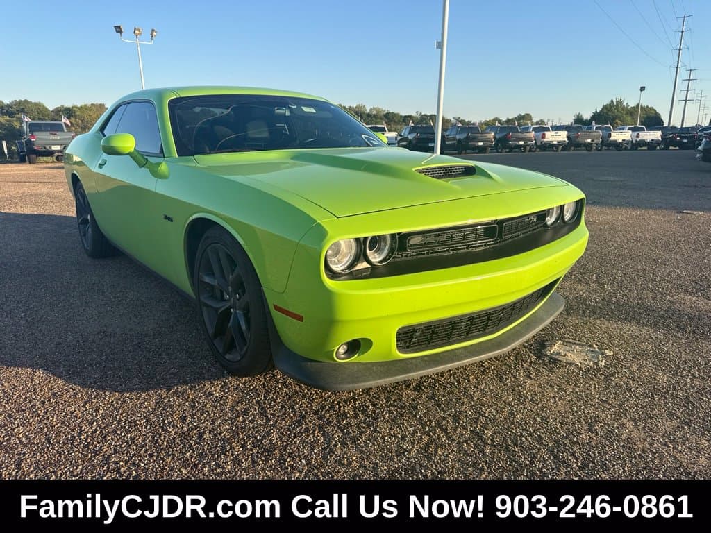 2023 Dodge Challenger R/T — photo 1 of 19