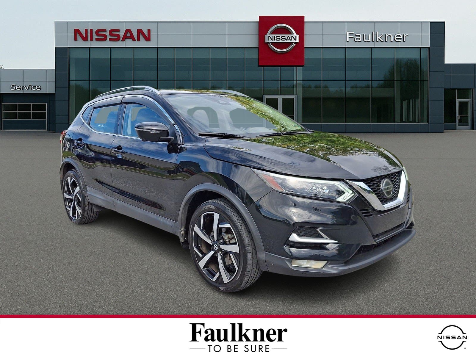 2020 Nissan Rogue Sport SL — photo 1 of 31
