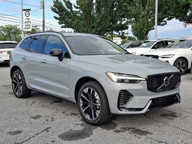 2027 Volvo XC60 Plus — photo 1 of 16