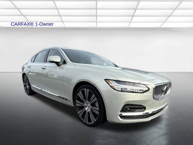 2022 Volvo S90 Inscription — photo 1 of 21