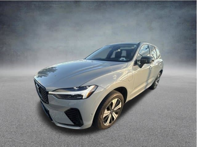 2025 Volvo XC60 Plug-In Hybrid Base — photo 1 of 6