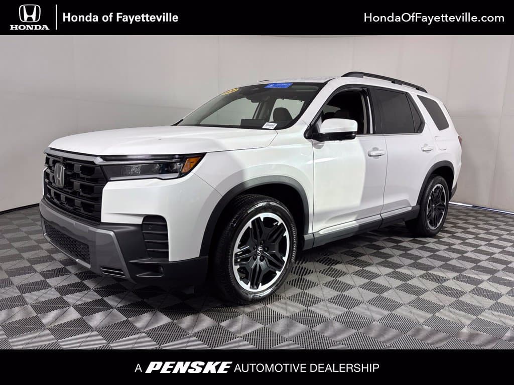 2026 Honda Pilot Touring — photo 1 of 39