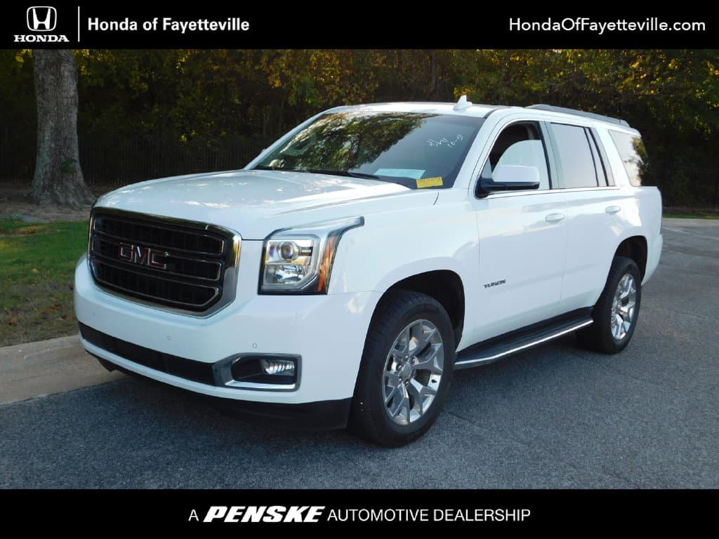2017 GMC Yukon SLE — photo 1 of 11