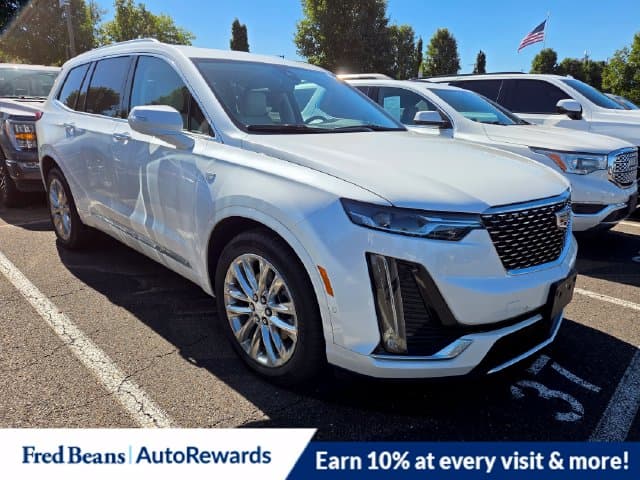 2023 Cadillac XT6 Base — photo 1 of 10