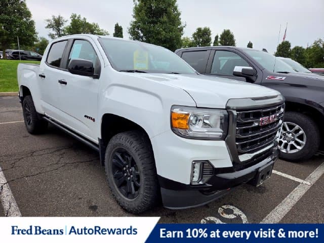 2022 GMC Canyon 4WD AT4 w/Cloth — photo 1 of 8