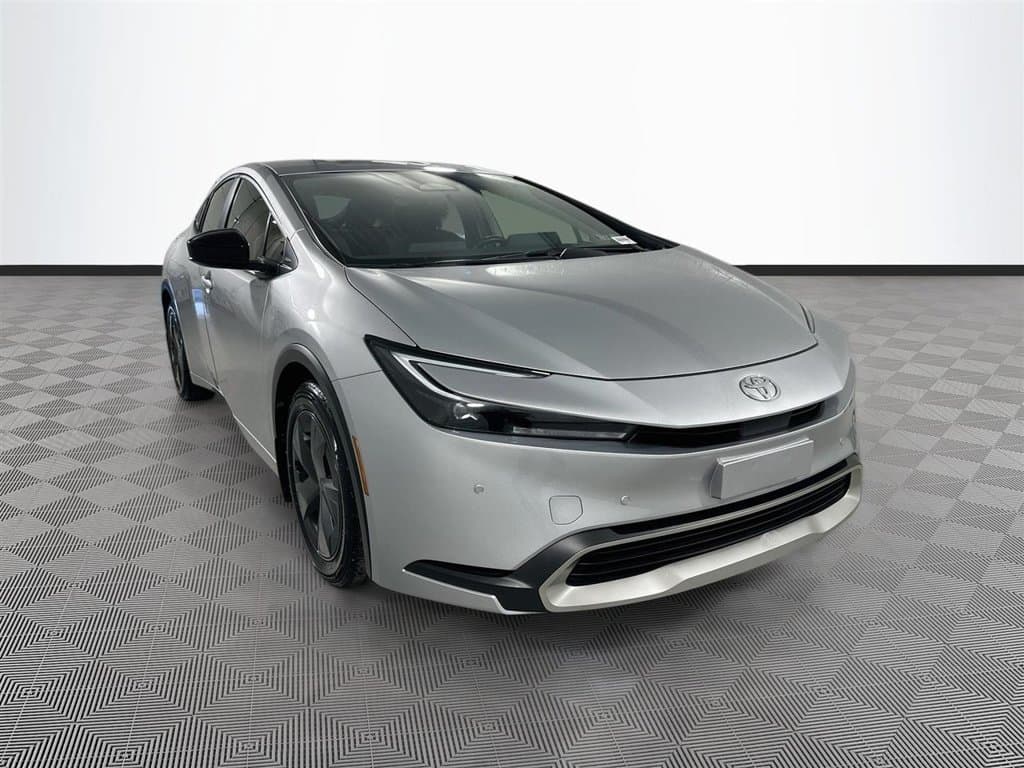2024 Toyota Prius Prime SE — photo 1 of 32
