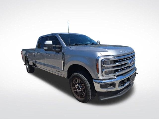 2023 Ford Super Duty F-350 SRW LARIAT — photo 1 of 16
