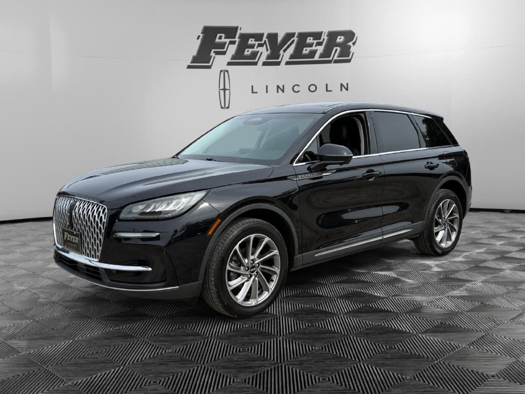 2023 Lincoln Corsair Standard — photo 1 of 21