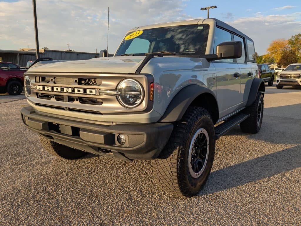 2023 Ford Bronco Big Bend — photo 1 of 38