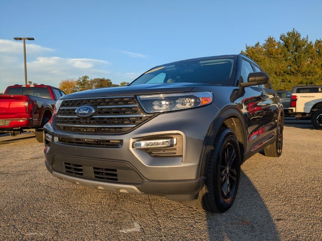 2024 Ford Explorer XLT — photo 1 of 39