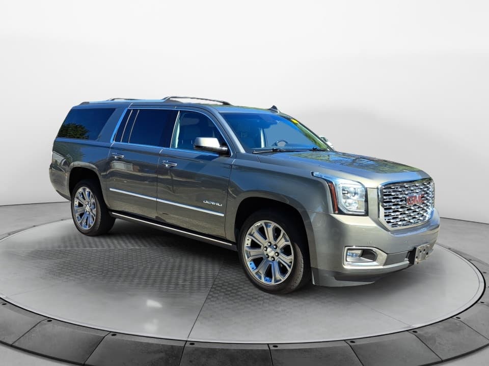 2018 GMC Yukon XL Denali — photo 1 of 30