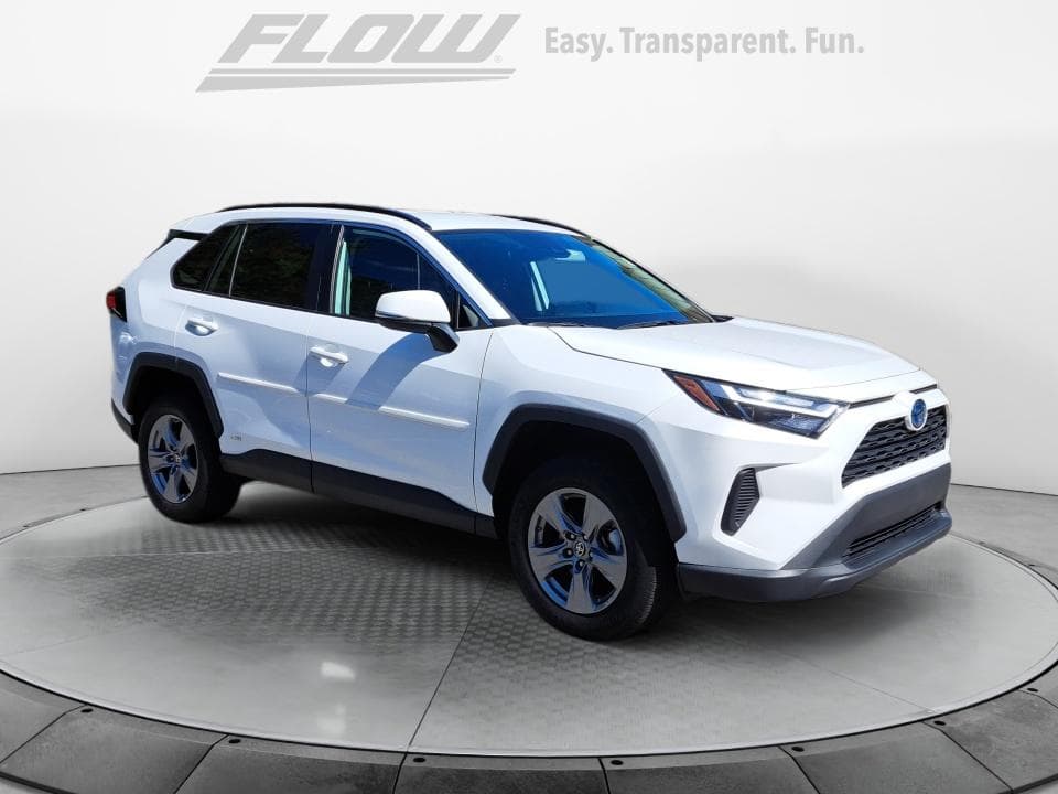 2024 Toyota RAV4 Hybrid LE — photo 1 of 38