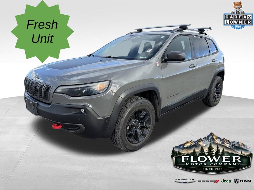 2019 Jeep Cherokee Trailhawk — photo 1 of 9