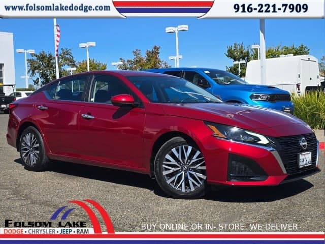 2023 Nissan Altima 2.5 SV — photo 1 of 25