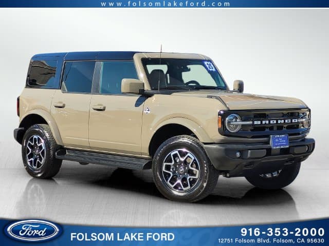 2025 Ford Bronco Outer Banks — photo 1 of 30