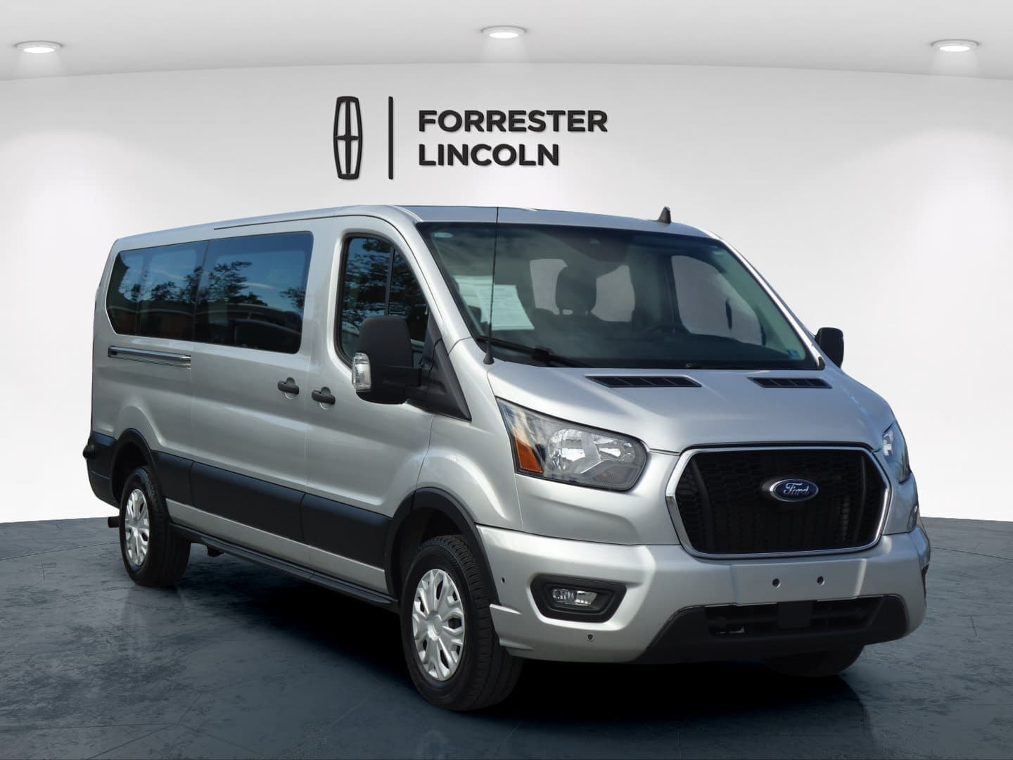 2024 Ford Transit Passenger Wagon XLT — photo 1 of 31