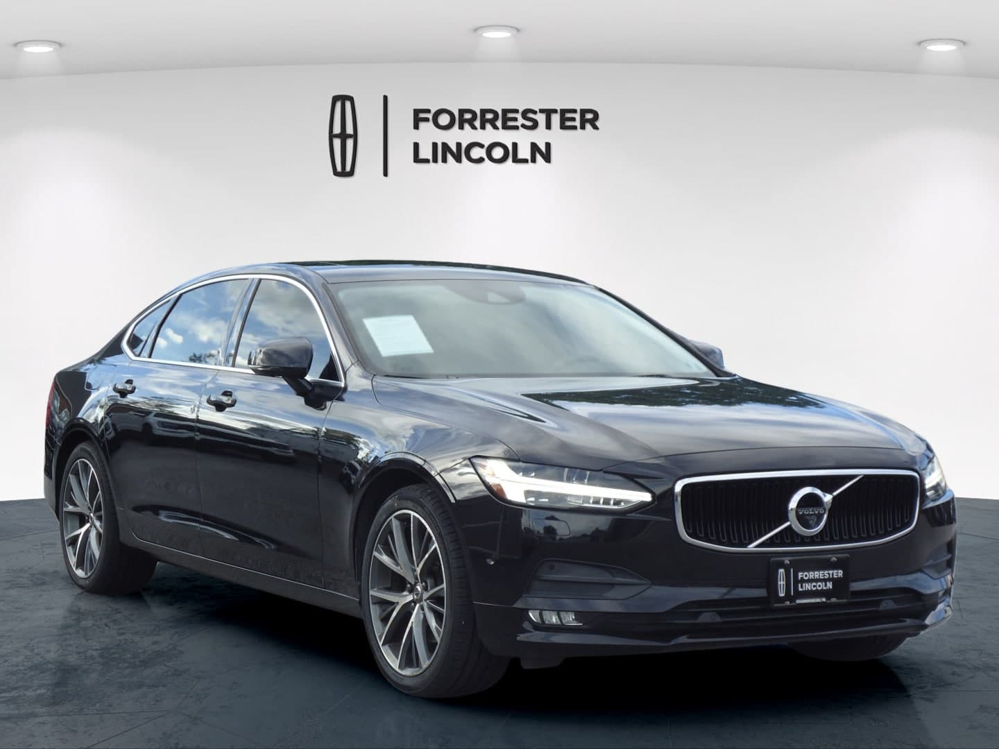 2018 Volvo S90 Base — photo 1 of 29