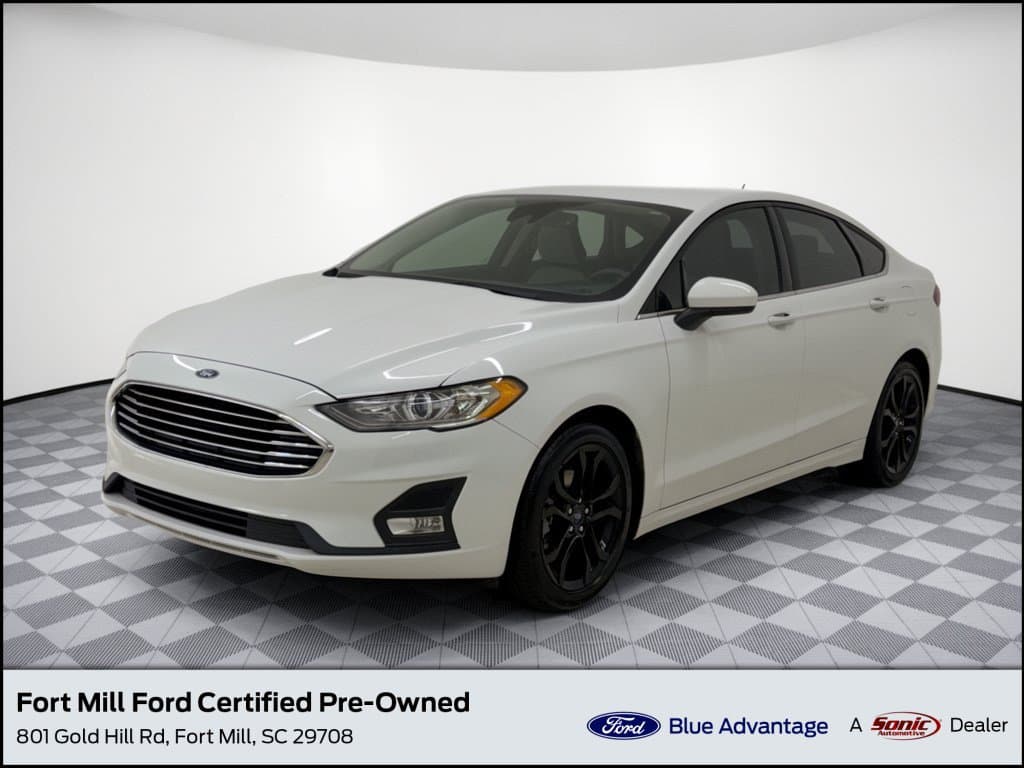 2019 Ford Fusion SE — photo 1 of 32