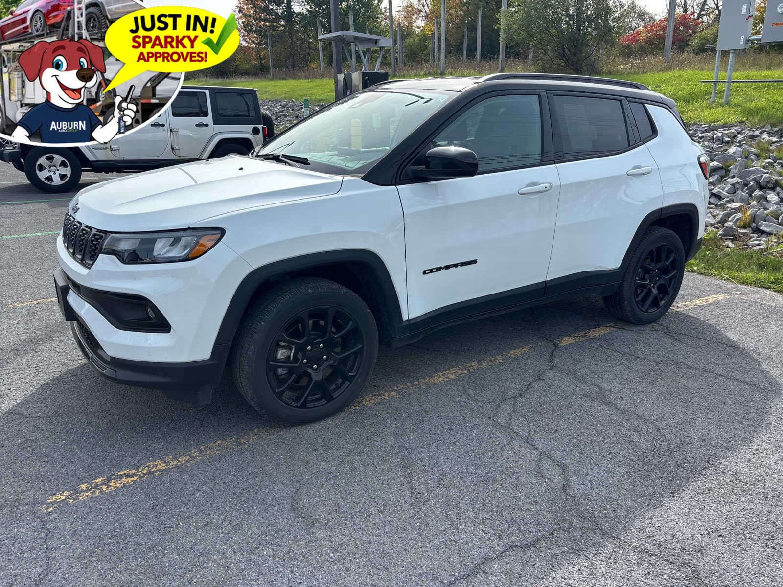 2024 Jeep Compass Latitude — photo 1 of 8