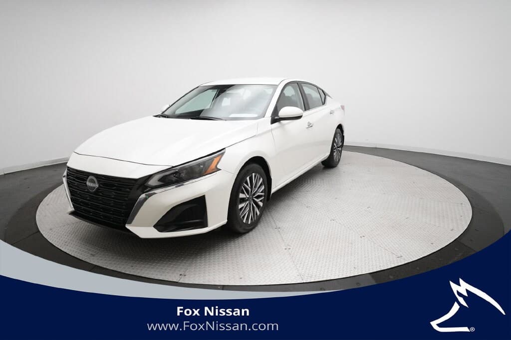 2023 Nissan Altima 2.5 SV — photo 1 of 35