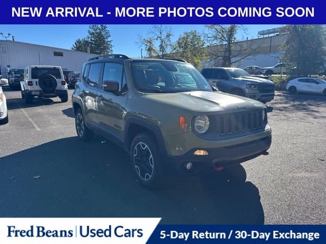 2015 Jeep Renegade Trailhawk — photo 1 of 14